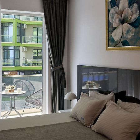 Maya Apartment- Spa N Pools Beach Resort Mamaia Ngoại thất bức ảnh