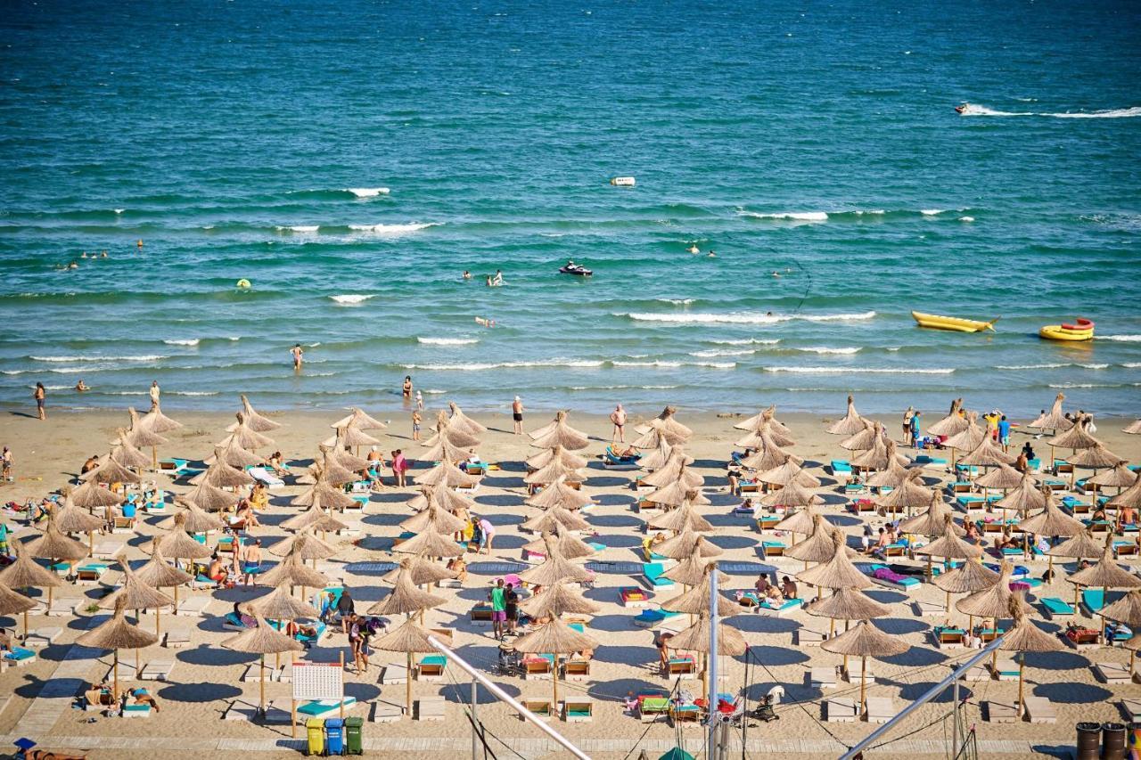 Maya Apartment- Spa N Pools Beach Resort Mamaia Ngoại thất bức ảnh