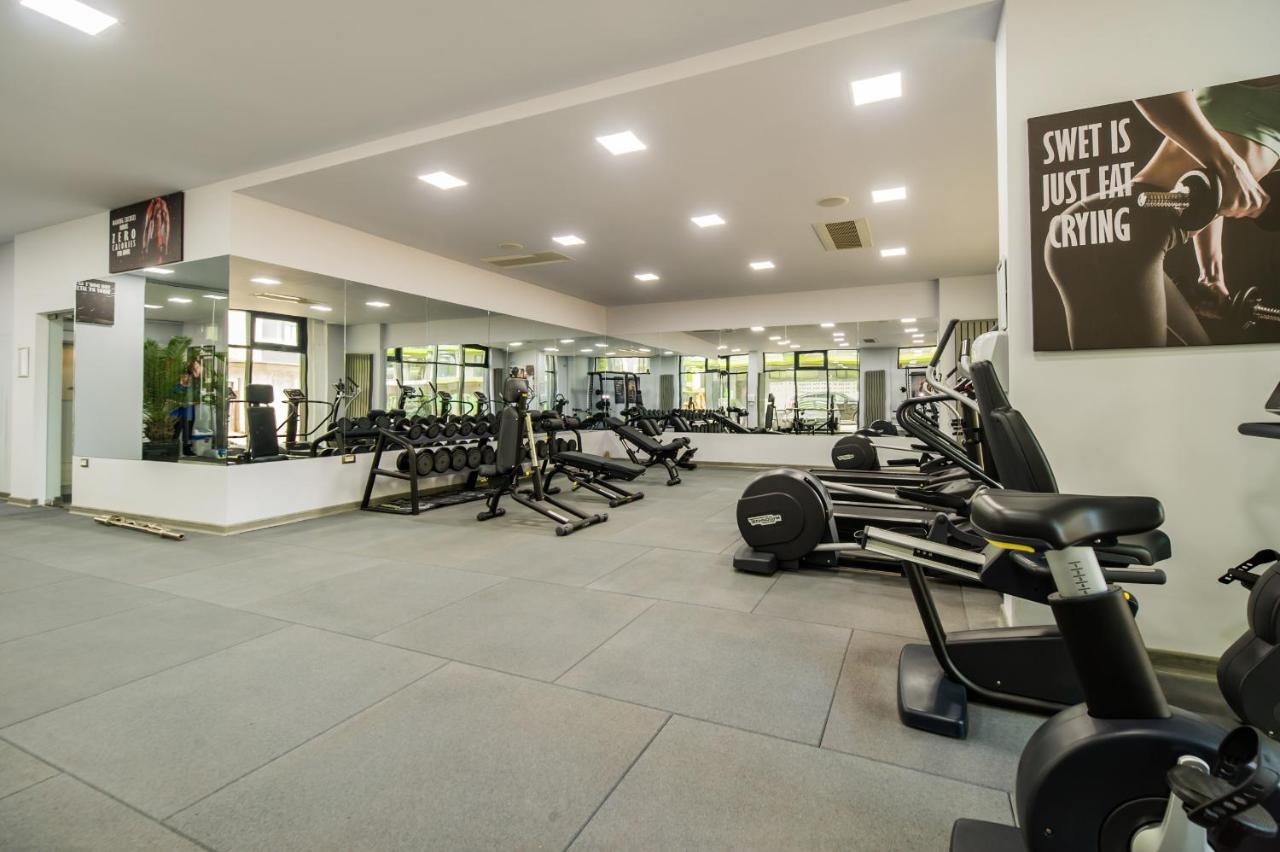 Maya Apartment- Spa N Pools Beach Resort Mamaia Ngoại thất bức ảnh
