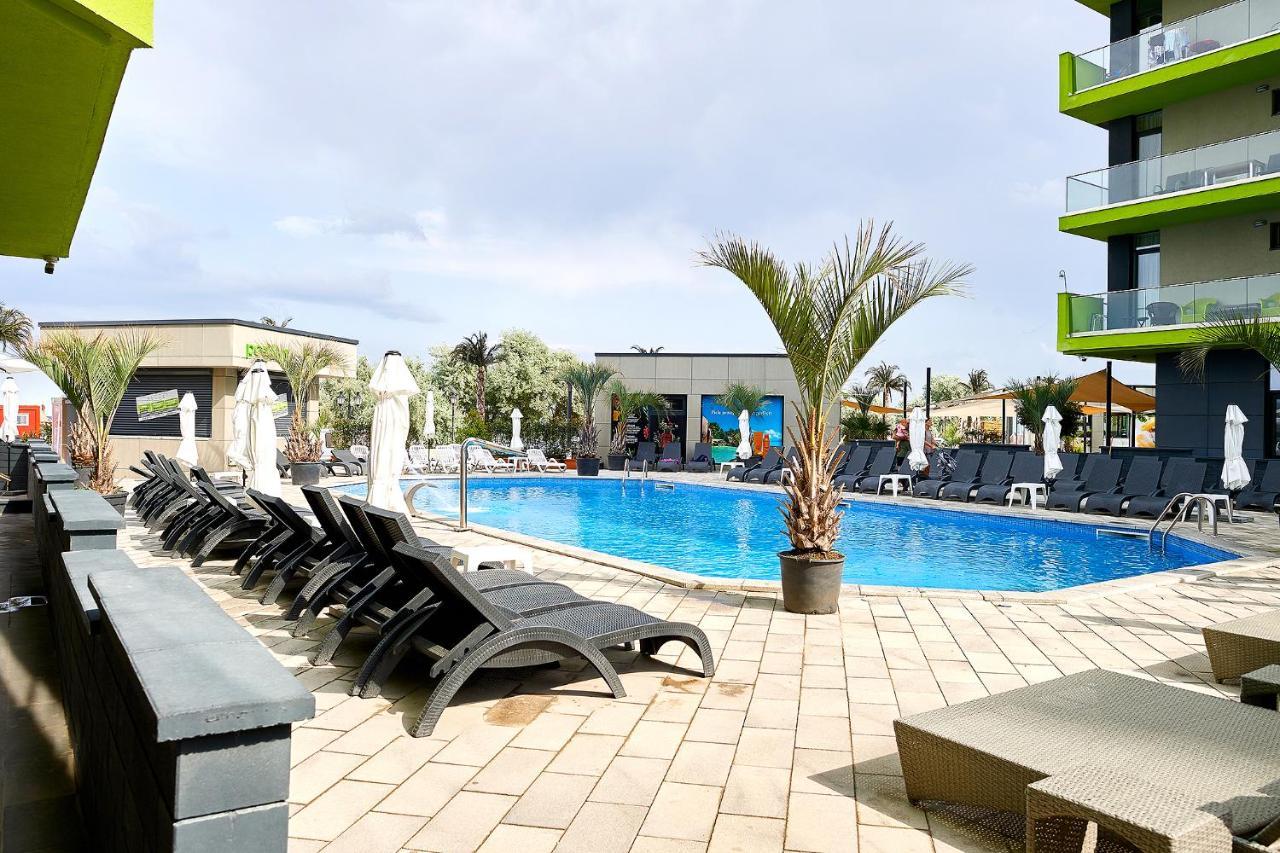 Maya Apartment- Spa N Pools Beach Resort Mamaia Ngoại thất bức ảnh