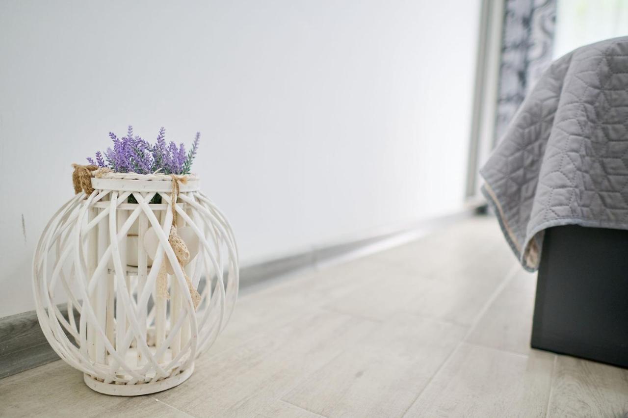 Maya Apartment- Spa N Pools Beach Resort Mamaia Ngoại thất bức ảnh