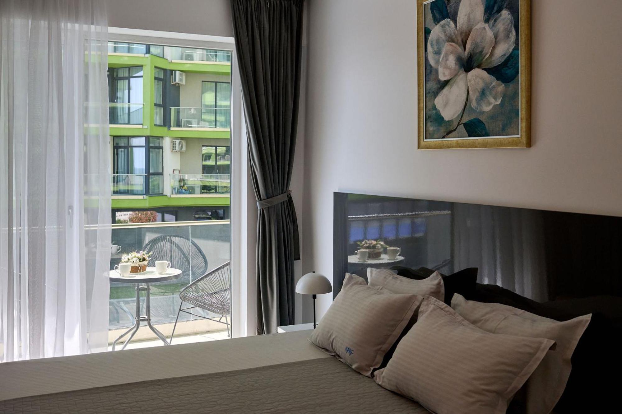 Maya Apartment- Spa N Pools Beach Resort Mamaia Ngoại thất bức ảnh