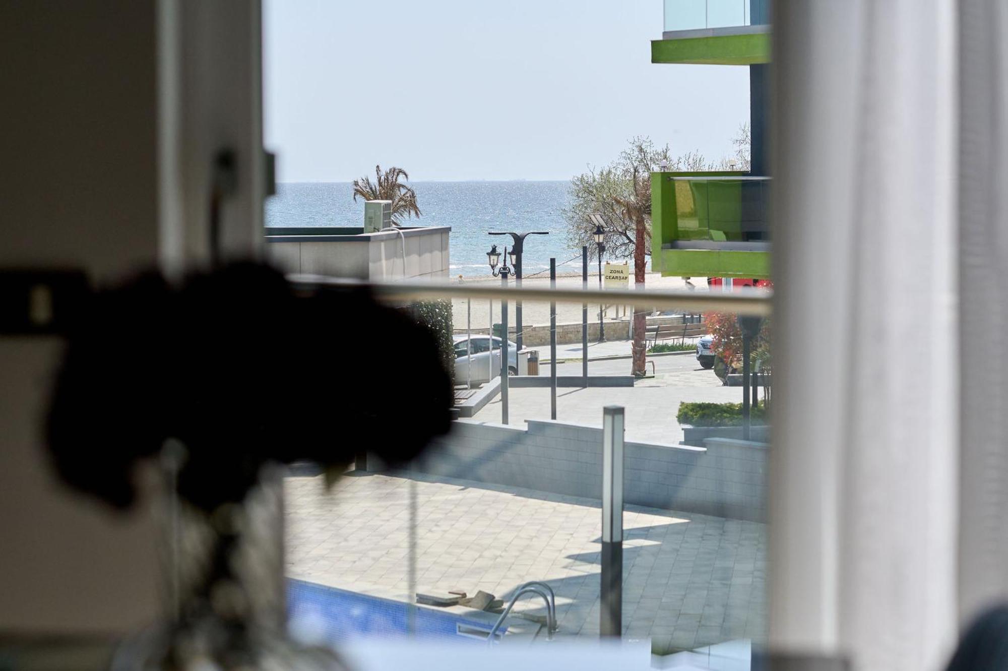Maya Apartment- Spa N Pools Beach Resort Mamaia Ngoại thất bức ảnh