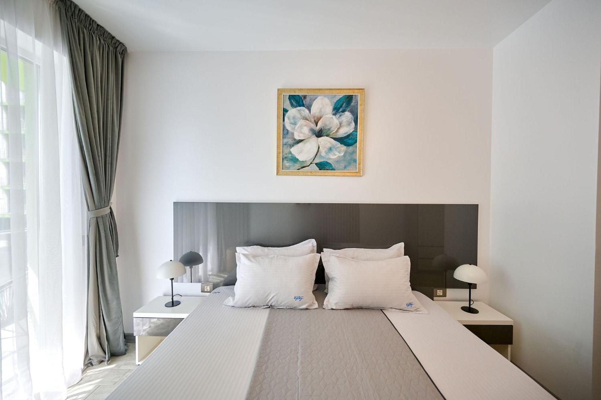 Maya Apartment- Spa N Pools Beach Resort Mamaia Ngoại thất bức ảnh