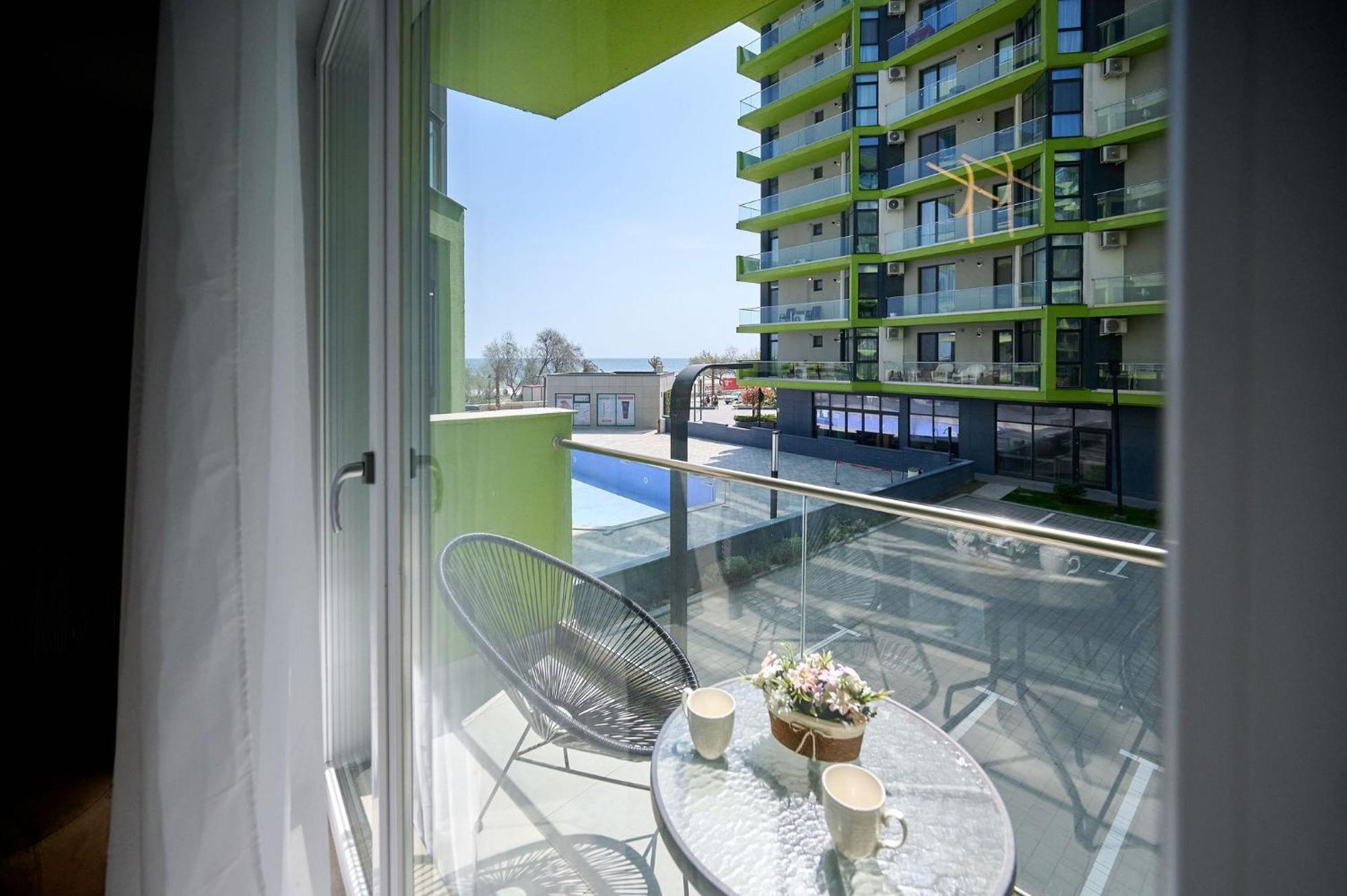 Maya Apartment- Spa N Pools Beach Resort Mamaia Ngoại thất bức ảnh