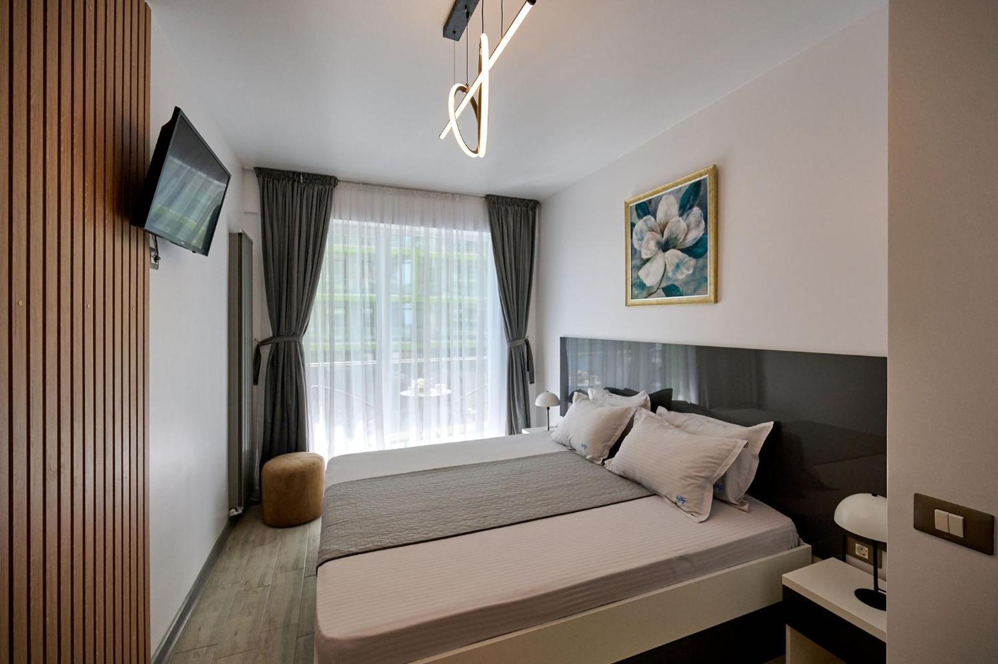 Maya Apartment- Spa N Pools Beach Resort Mamaia Ngoại thất bức ảnh
